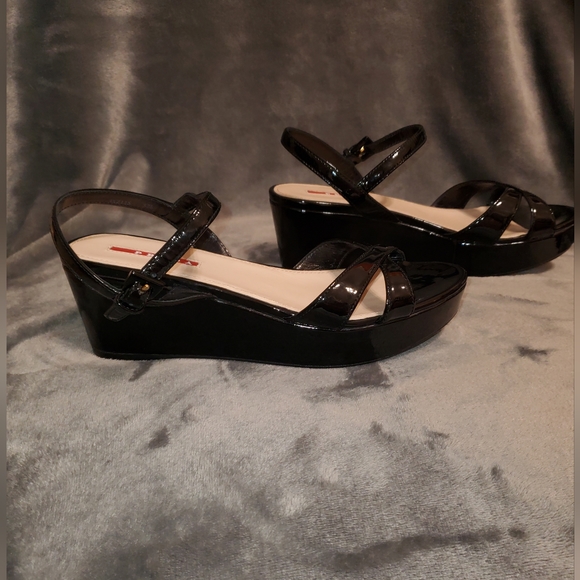 NWOB Prada Black Patent Leather Platform Wedge Sandal Size 37 1/2 - Picture 3 of 9